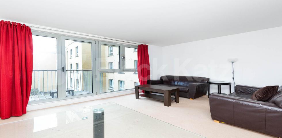 			2 Bedroom, 1 bath, 1 reception Apartment			 Eden Grove N7, HOLLOWAY N7